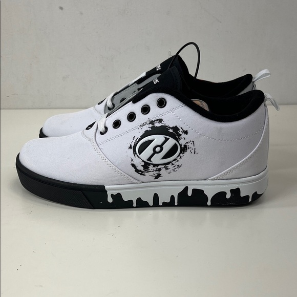 NWT Heelys Pro 20 Drips Wheeled Heel Sneakers Black/White Size Youth 5 - Picture 1 of 8